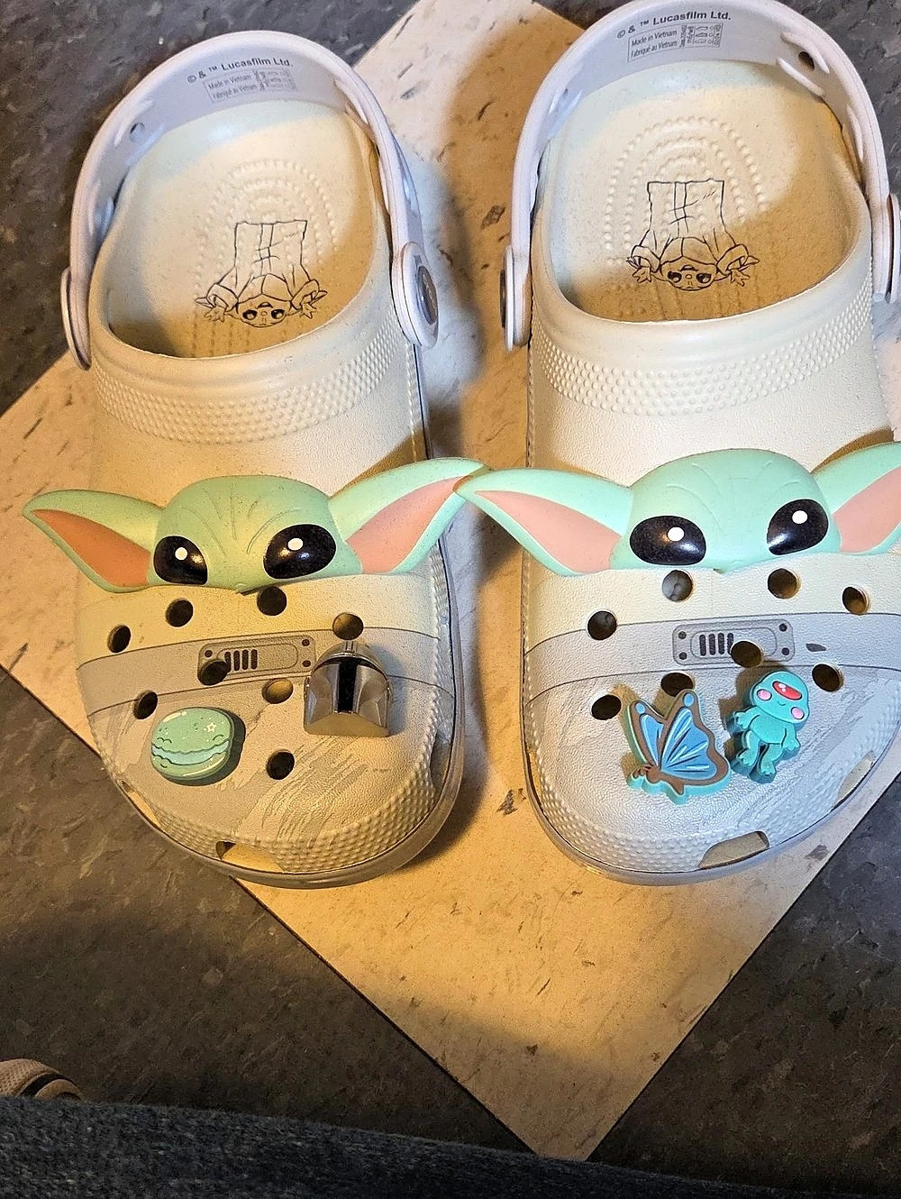Crocs Star Wars Grogu Classic Clog White & Green Women's 8